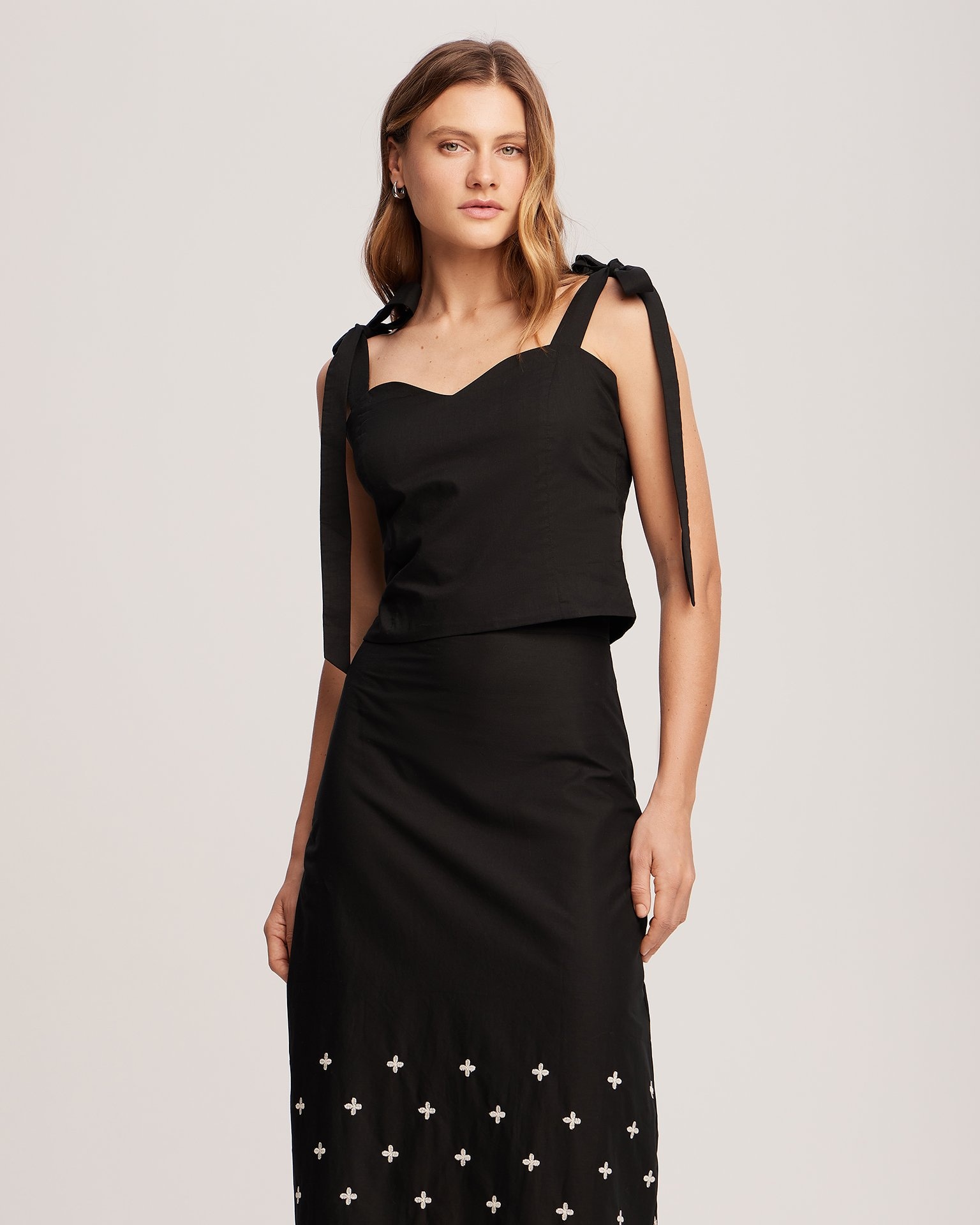 Кроп-топ с лентами