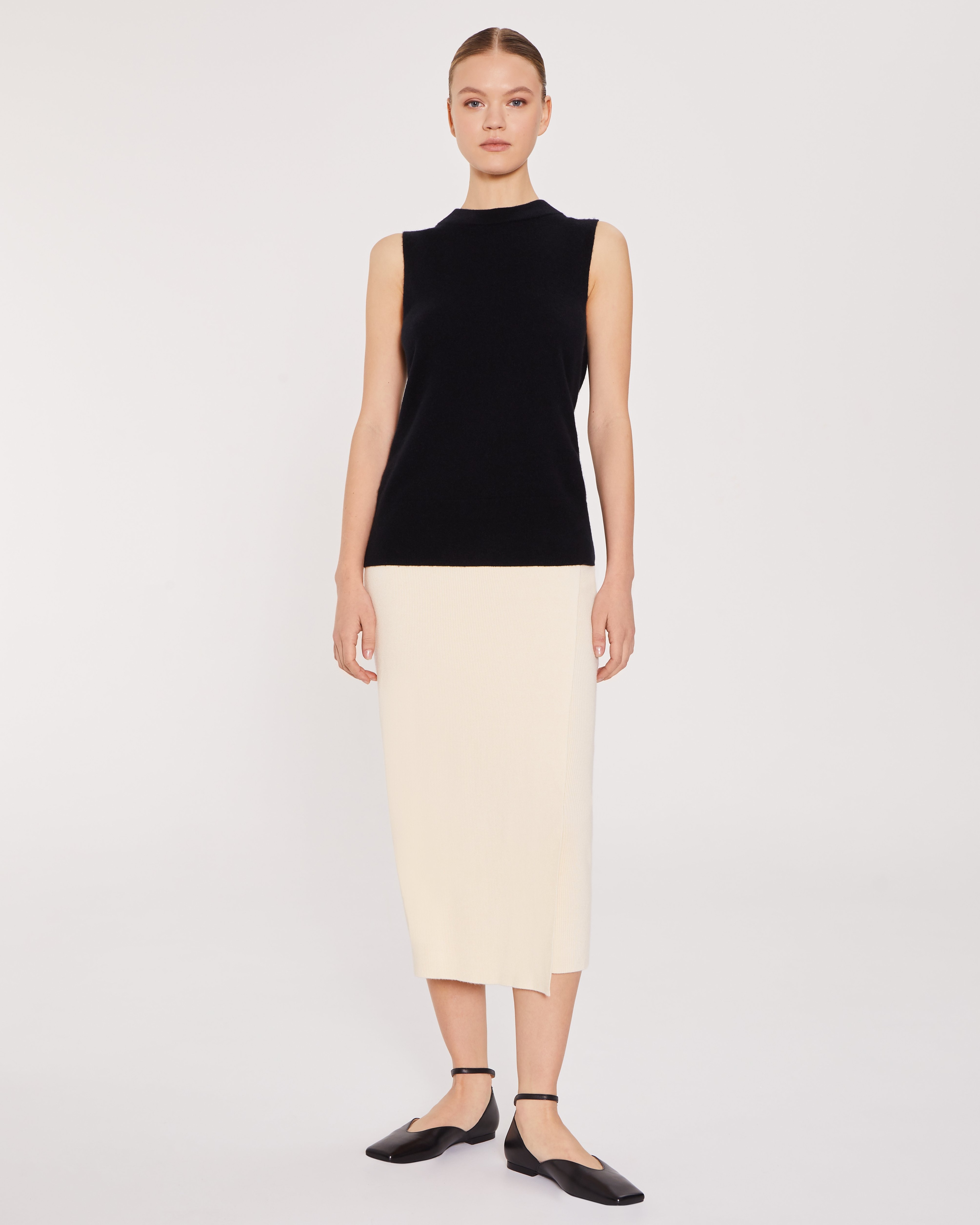 Юбка на запах в бежевом цвете