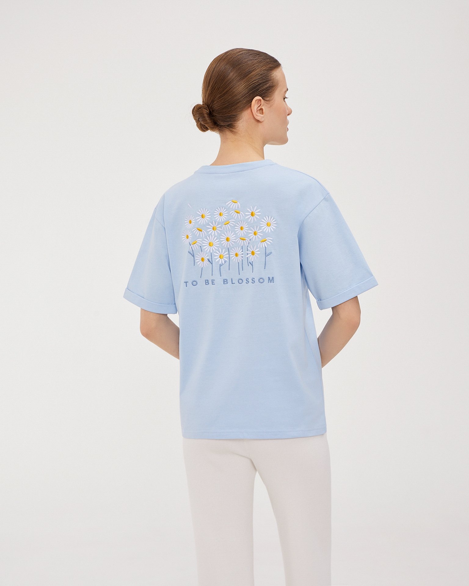 Футболка с орнаментом