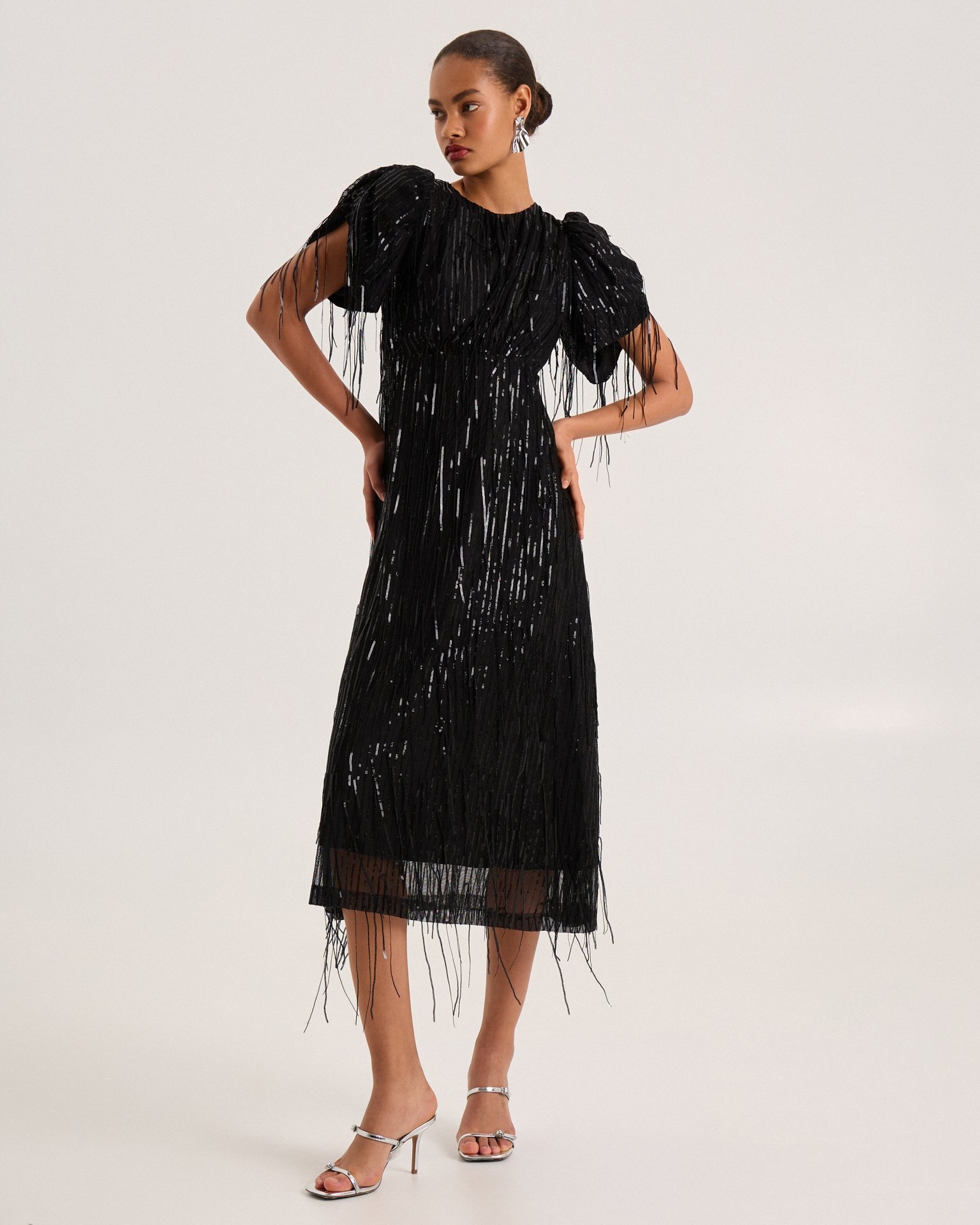 Платье с пайетками