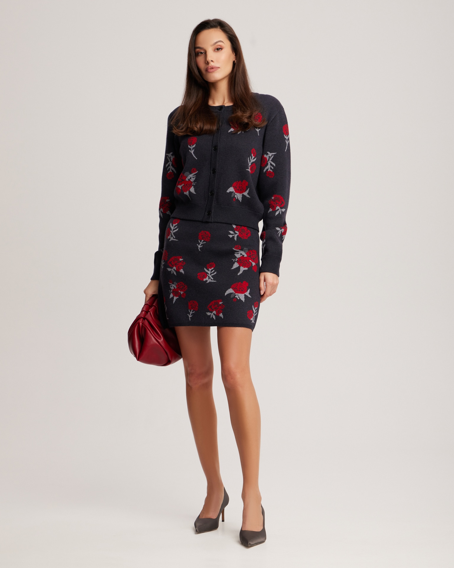 Кардиган с круглым вырезом