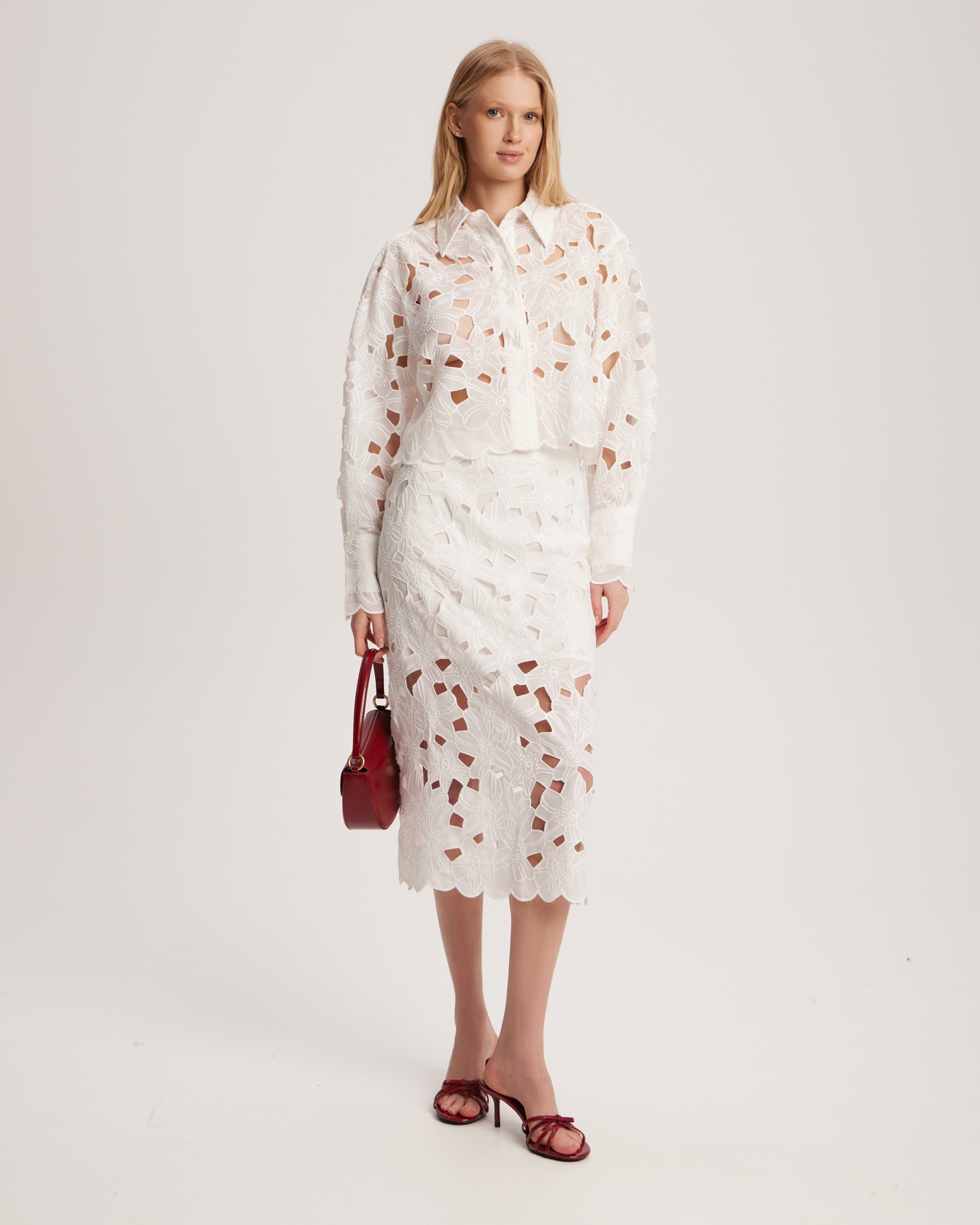 Юбка из белого кружева