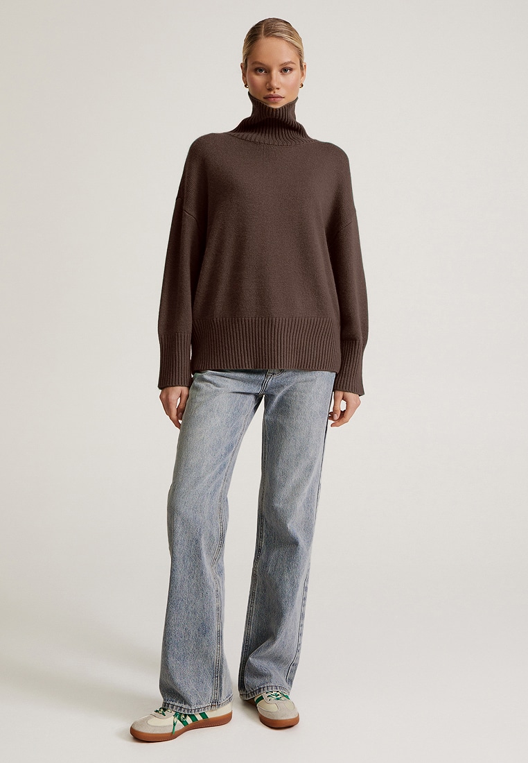 Джемпер с высоким воротом