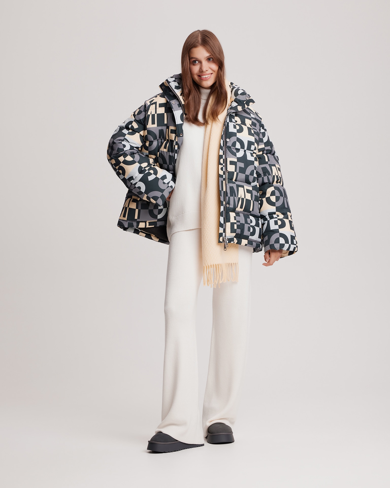 Пуховик с лимитированным принтом