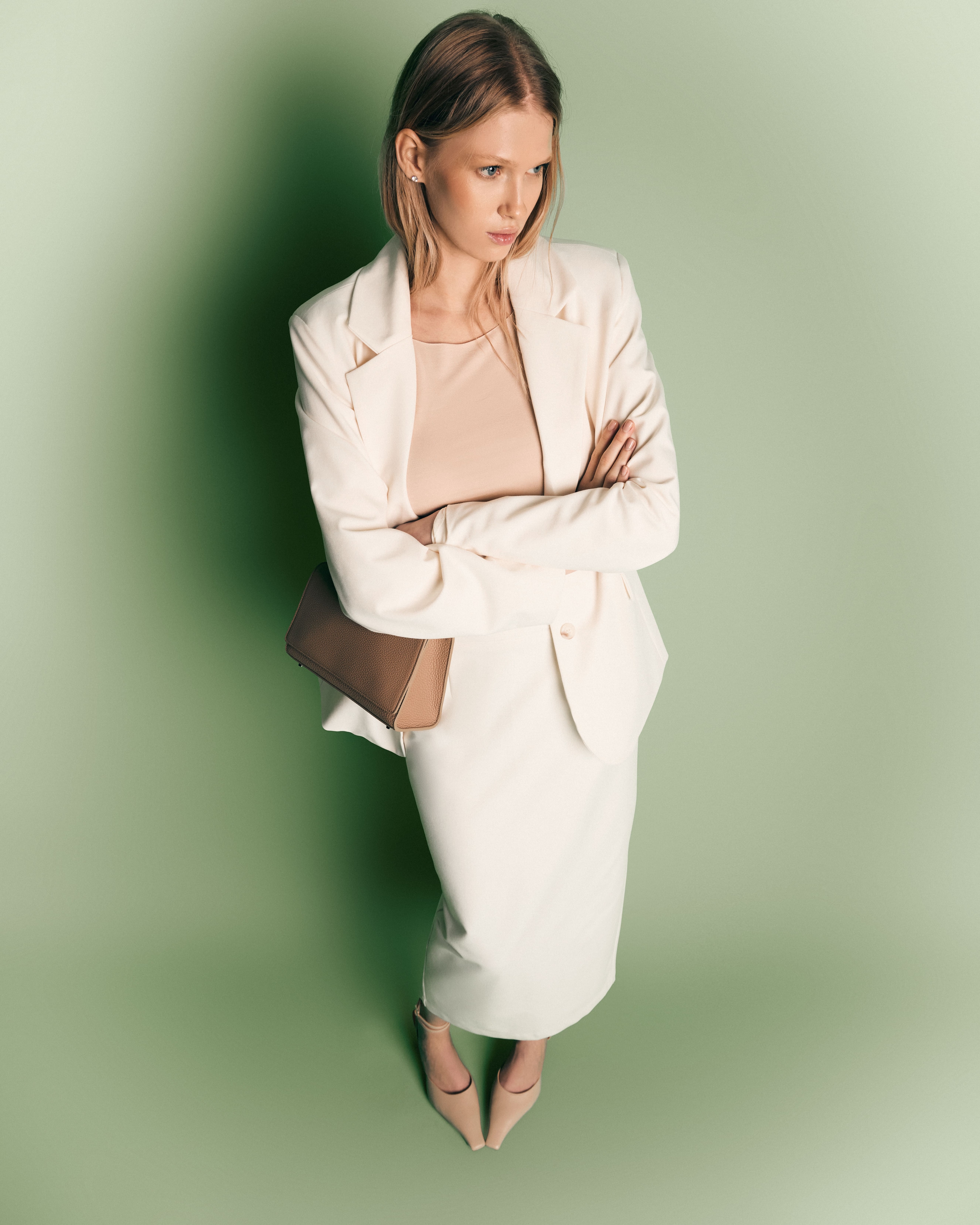 Юбка прямого силуэта в молочном цвете