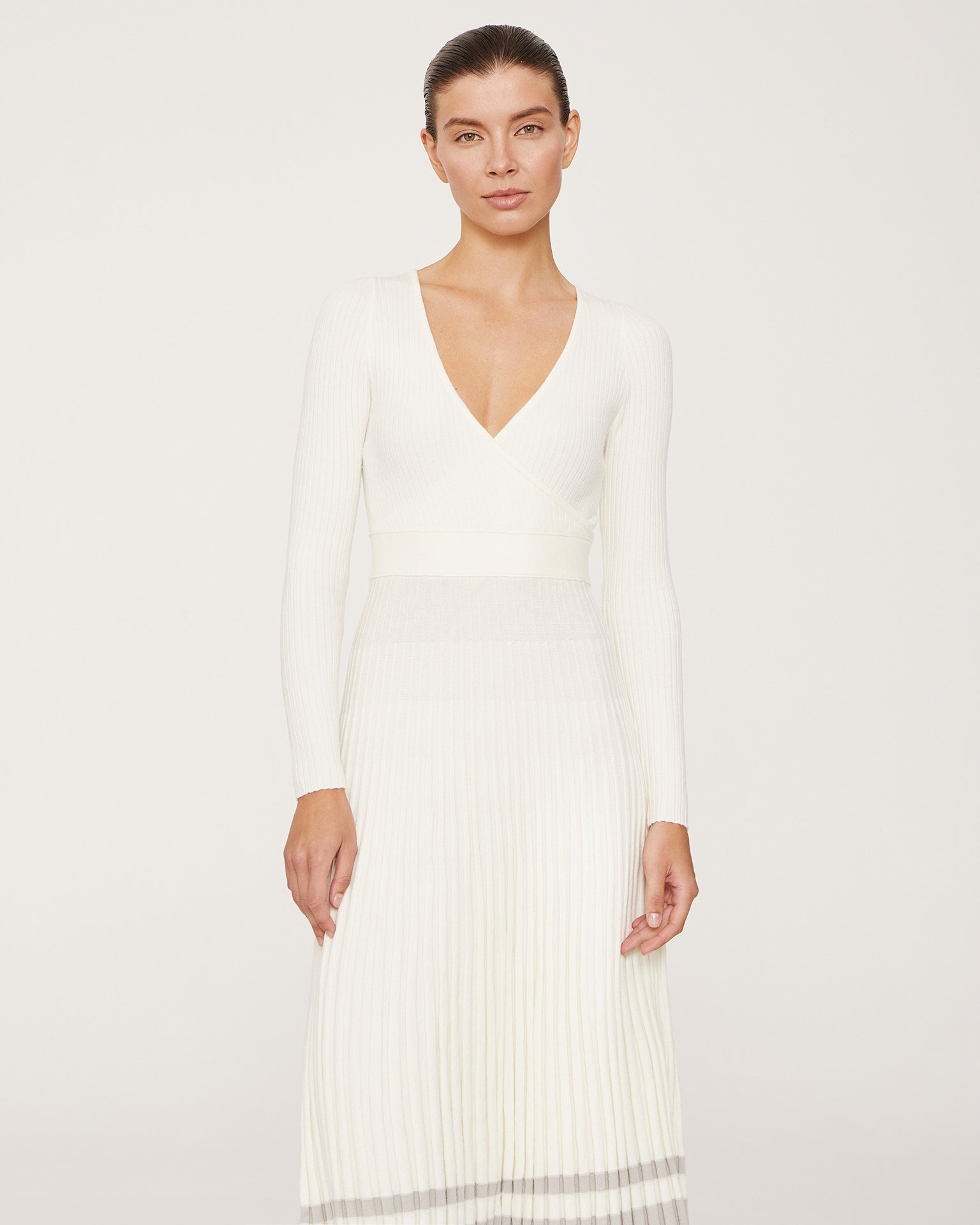 Платье с длинными рукавами