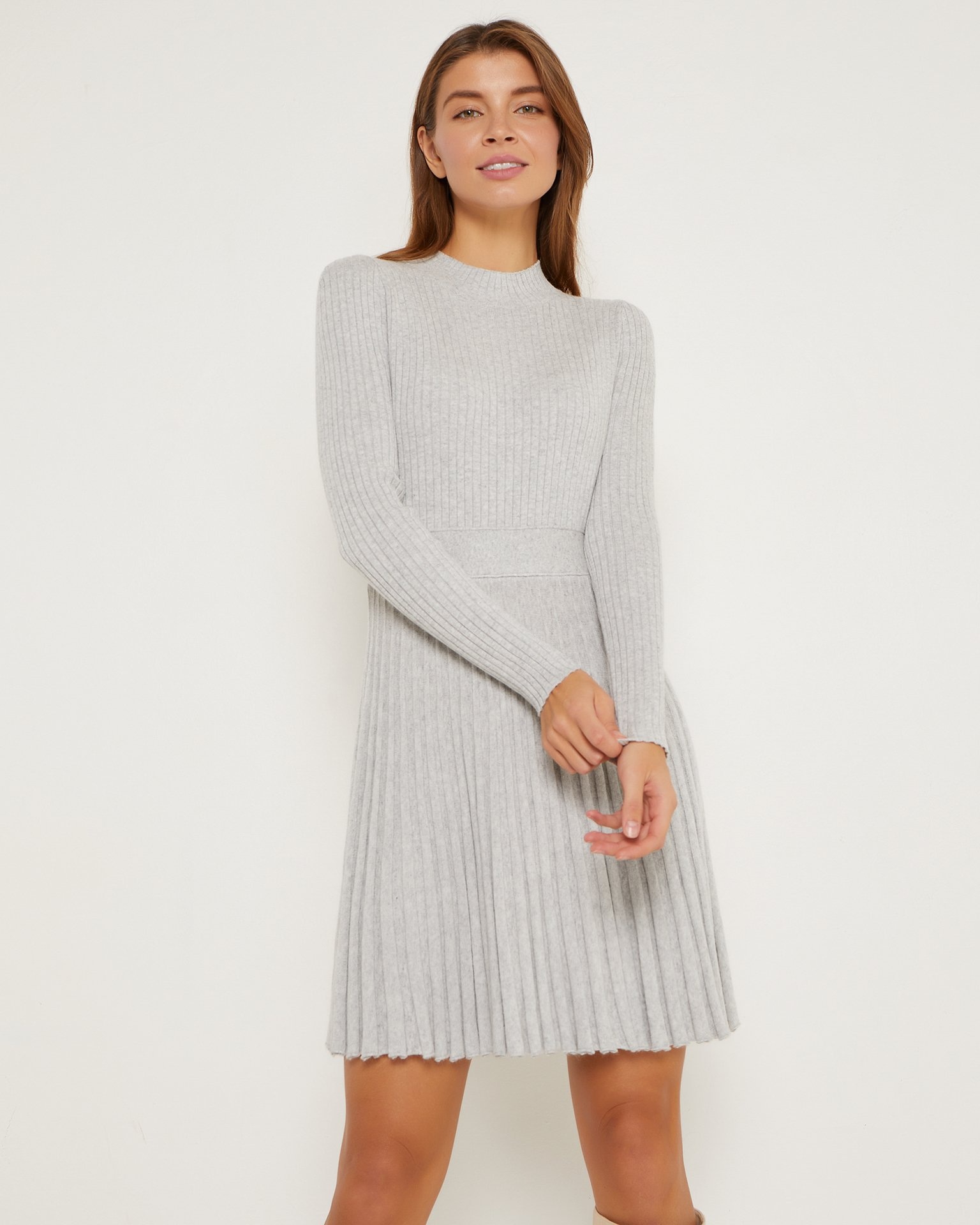 Платье с расклешенной юбкой