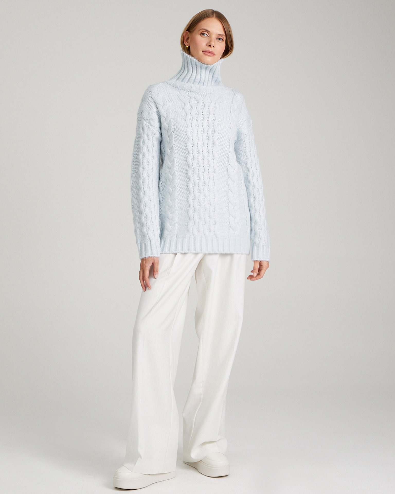 Джемпер с косами