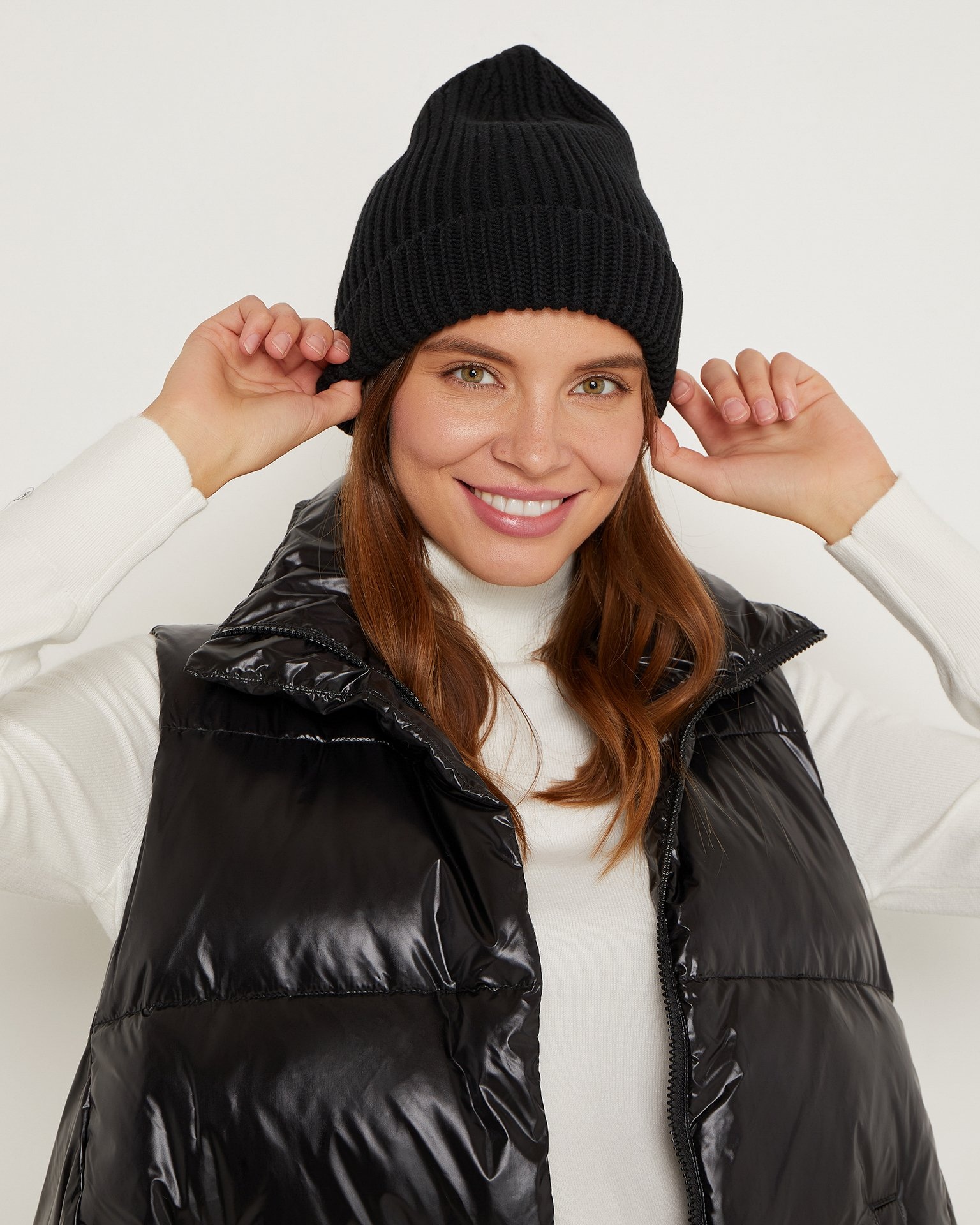 Черная шапка