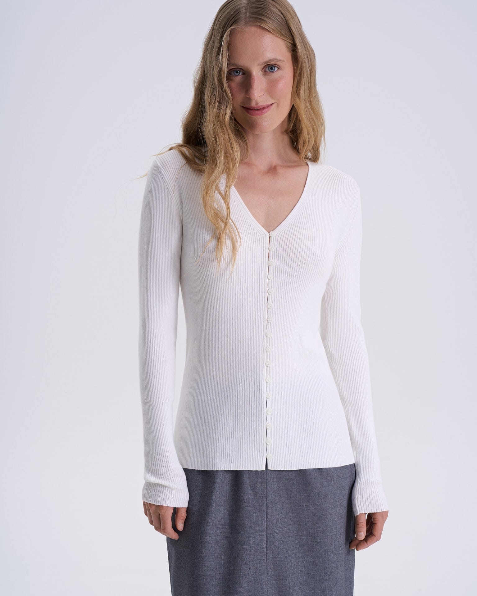 Приталенный вязаный кардиган