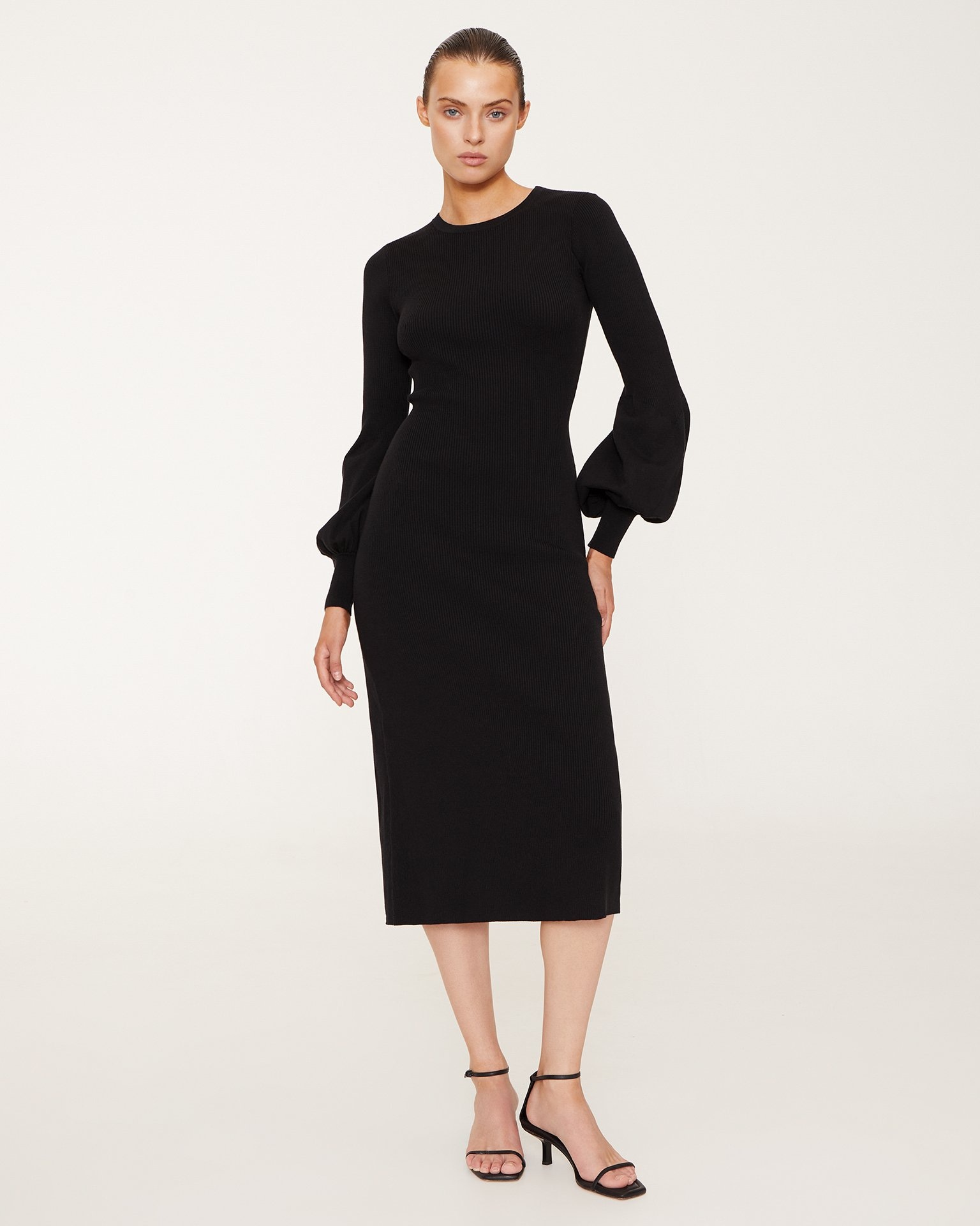 Облегающее платье миди в черном цвете