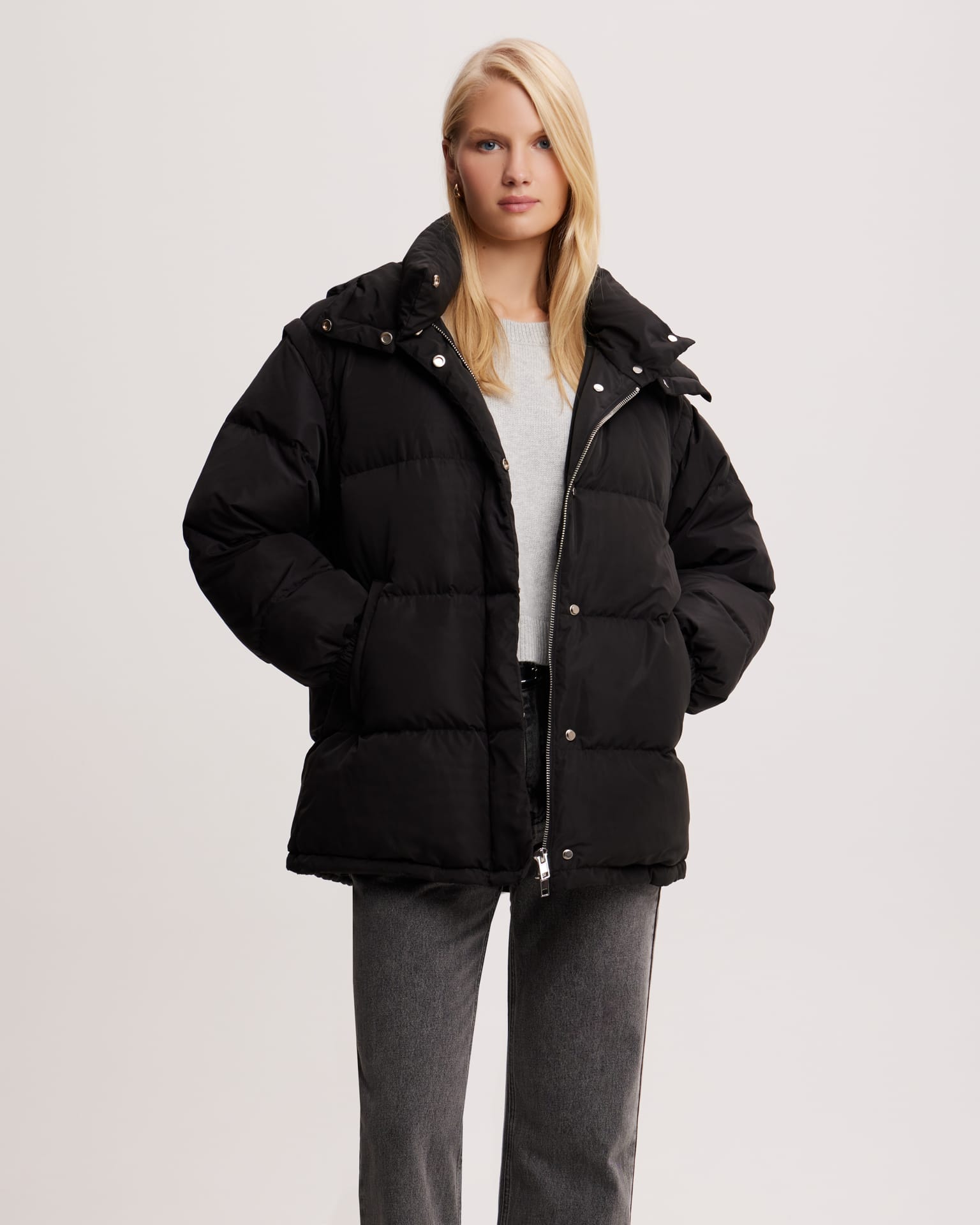 Удлиненная куртка в черном цвете