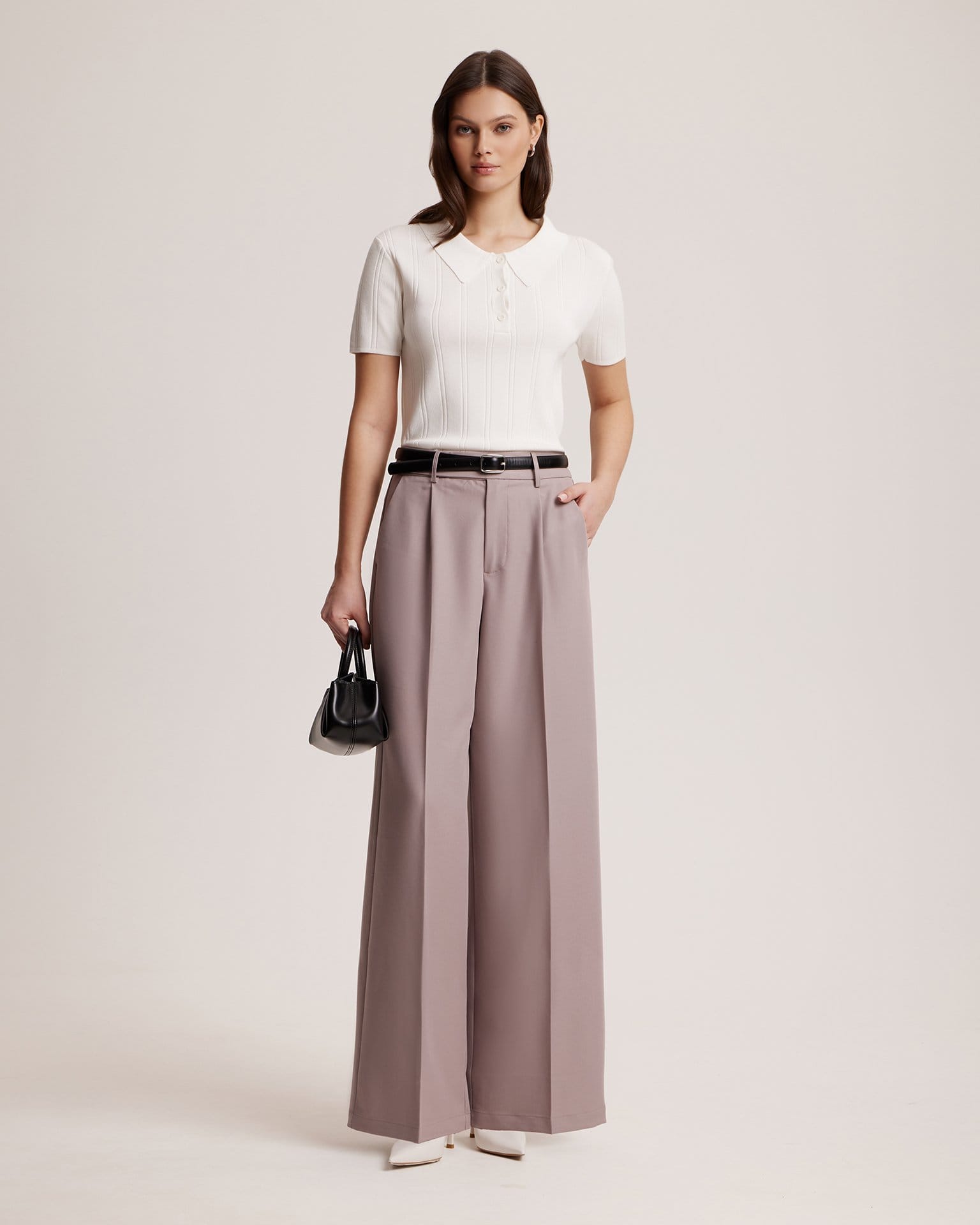 Поло в белом цвете