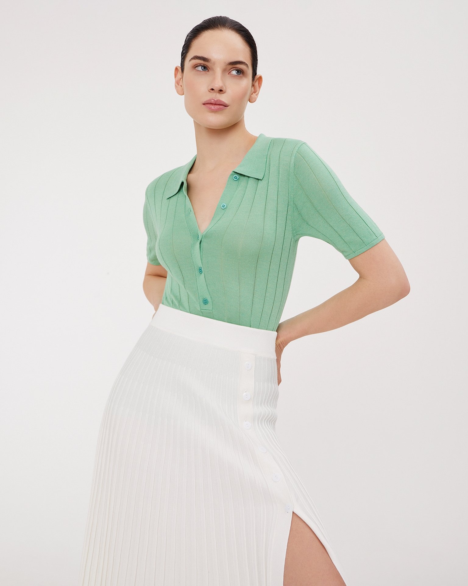 Поло зеленого цвета