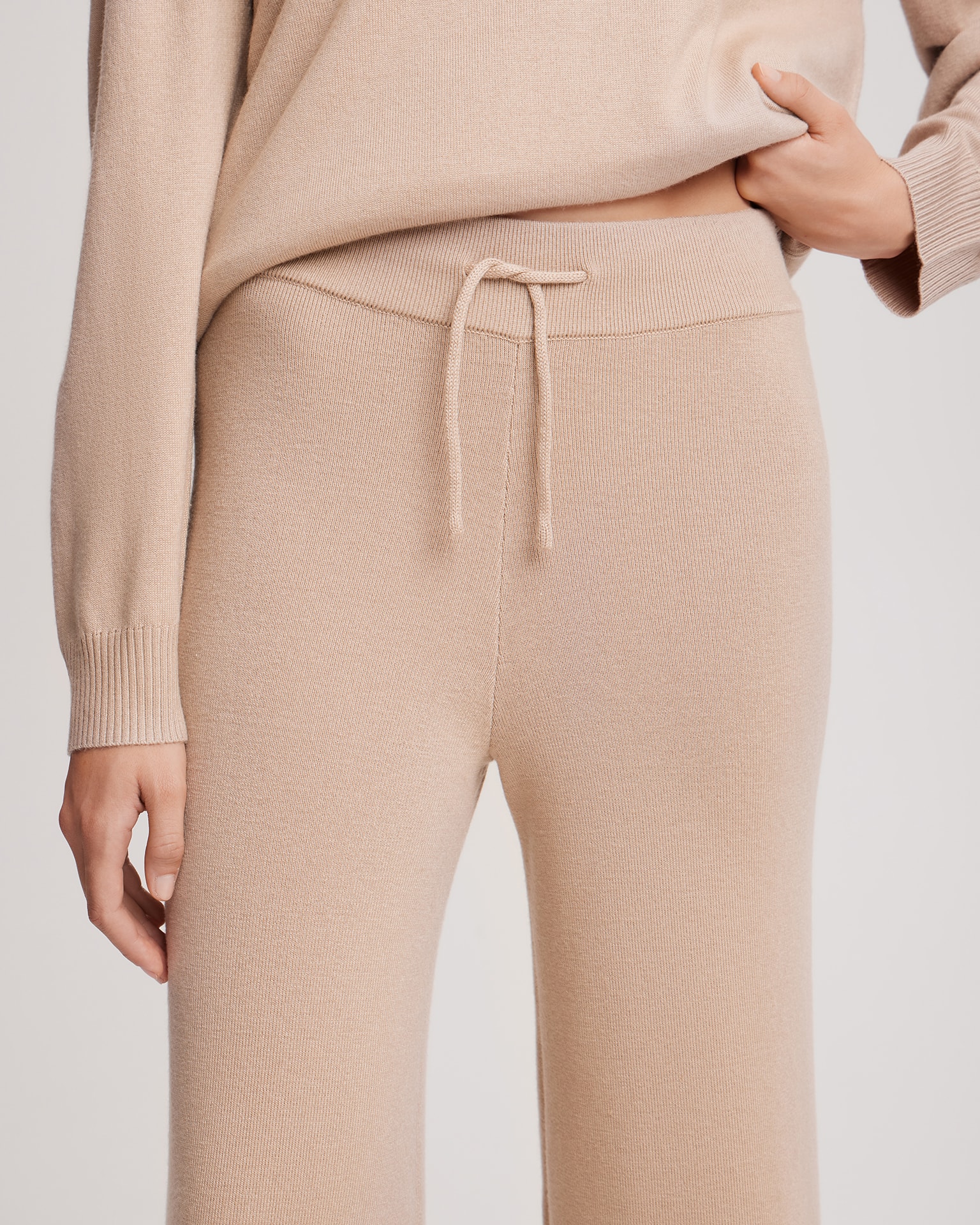 Вязаный костюм бежевого цвета, Бежевый — фото 9