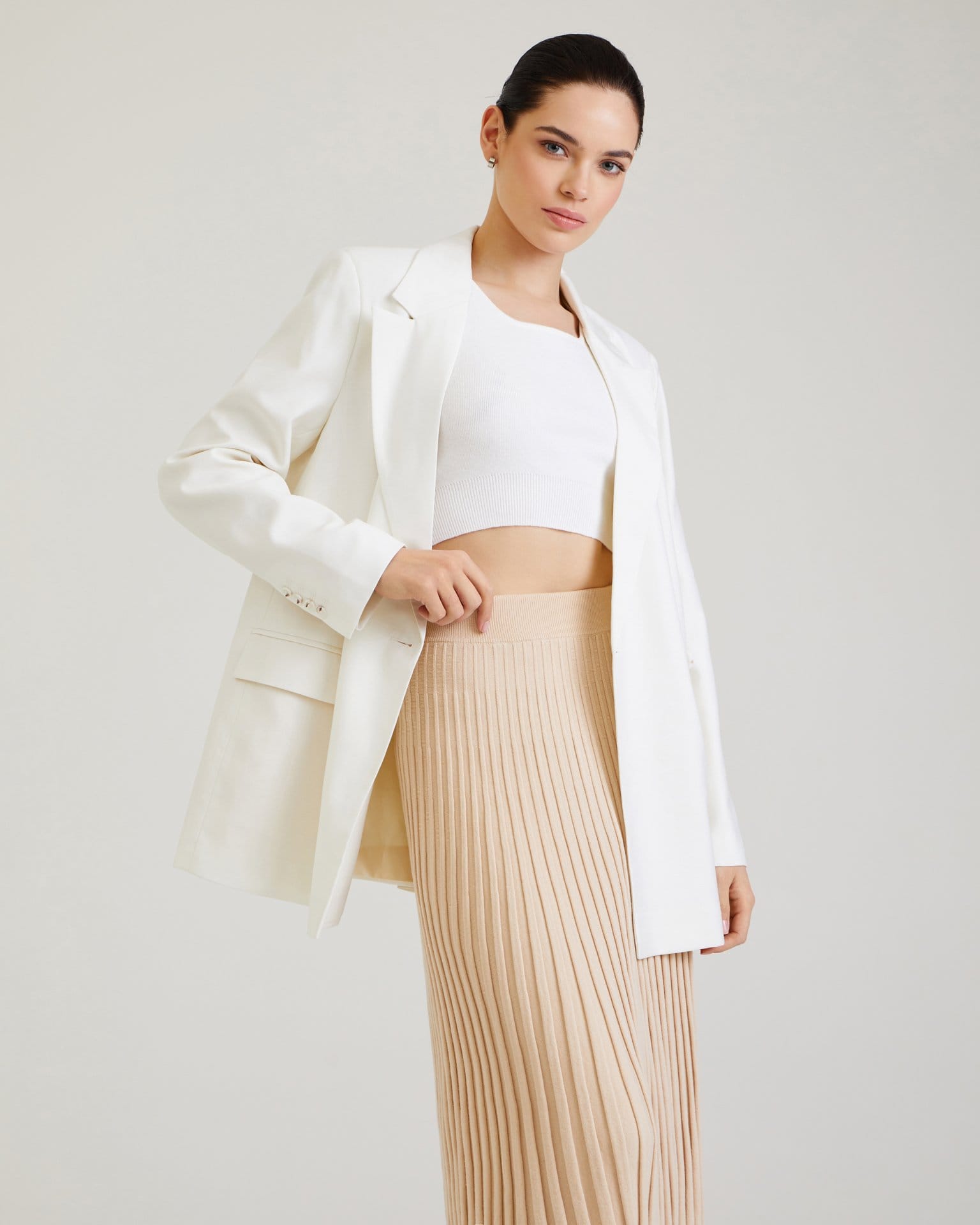 Плиссированая юбка-миди в бежевом цвете