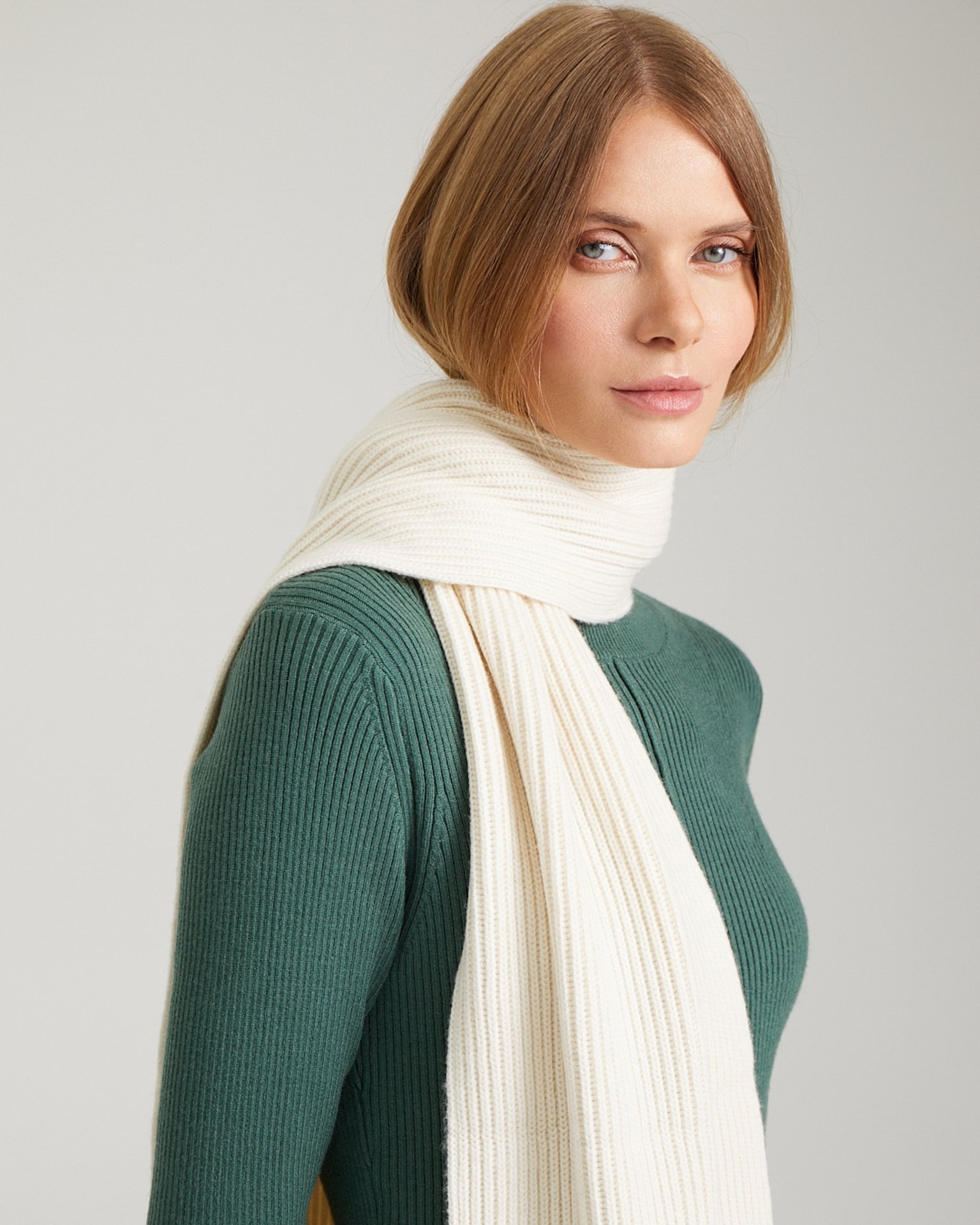 Широкий шарф