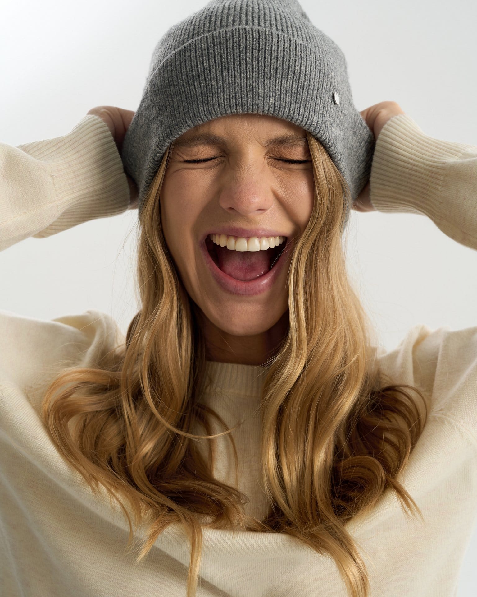 Шапка из смесовой шерсти