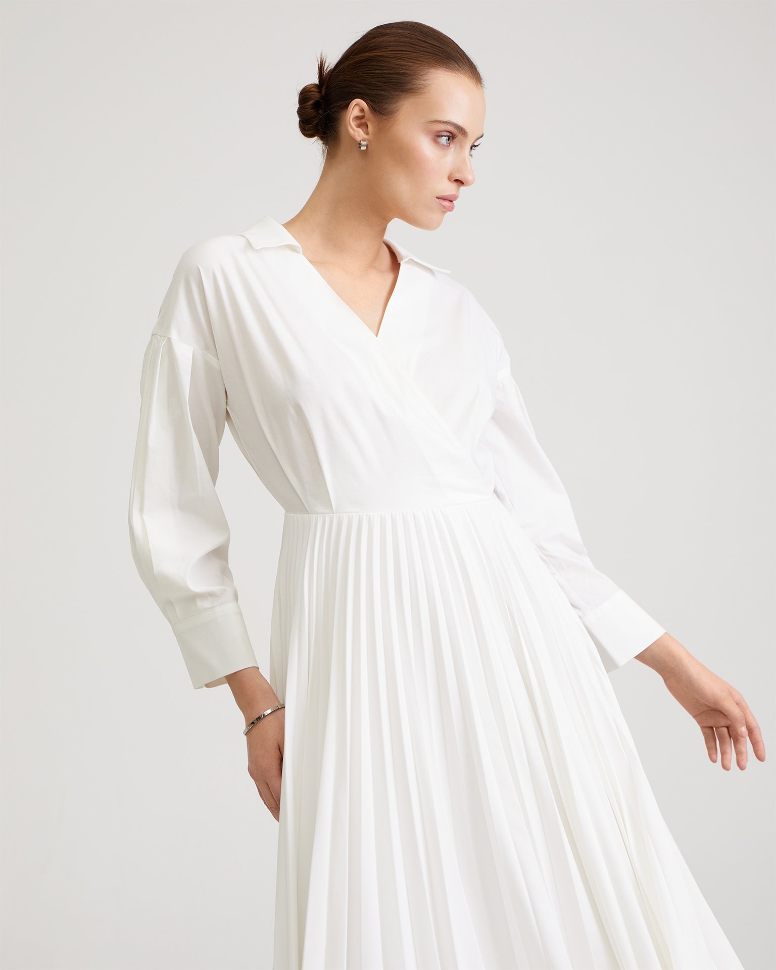 Платье миди белого цвета