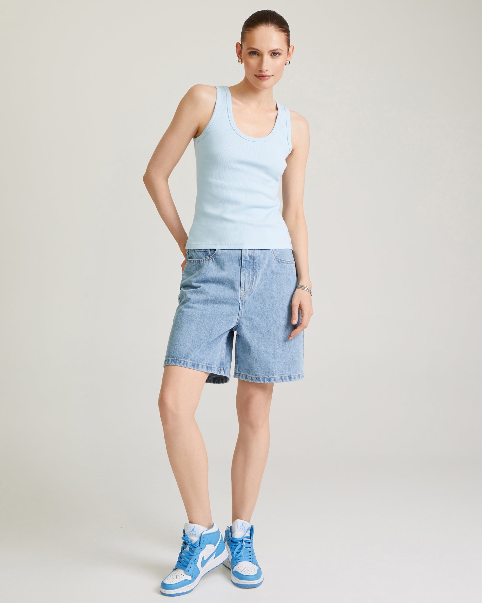 Топ с вырезом