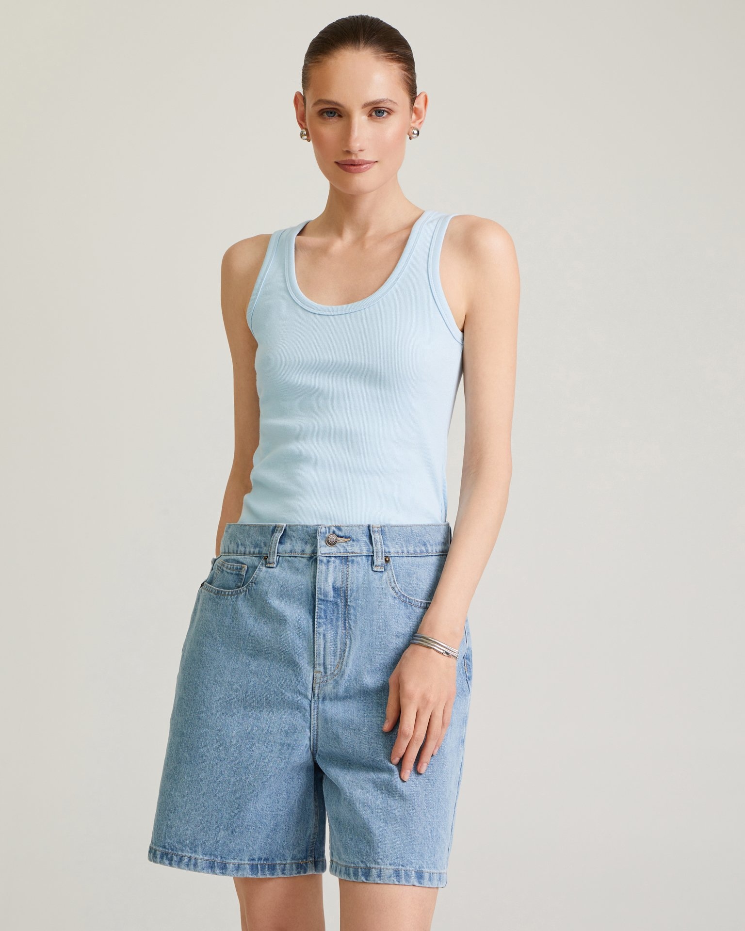 Топ с вырезом