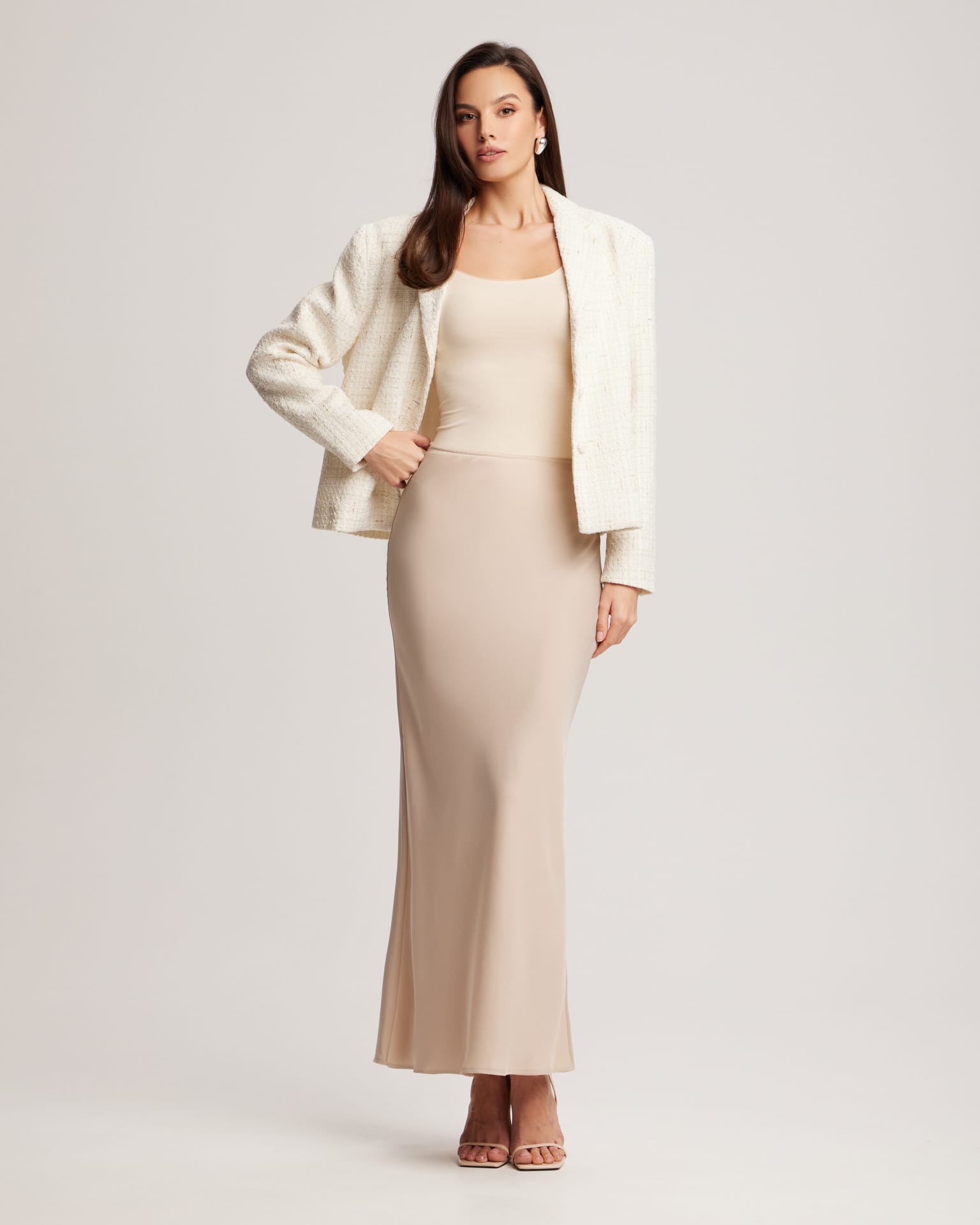 Бежевая юбка макси