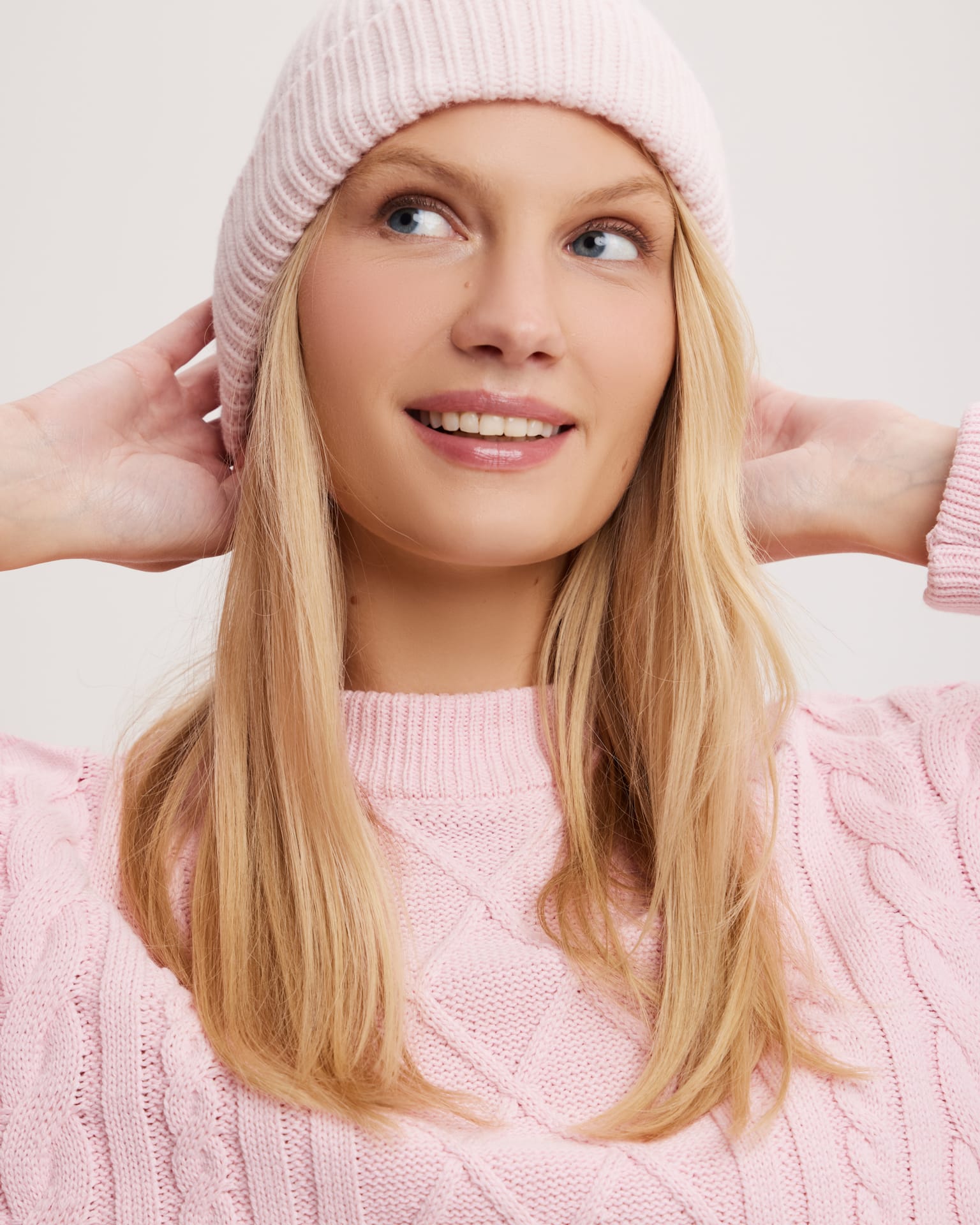 Фактурный джемпер в розовом цвете