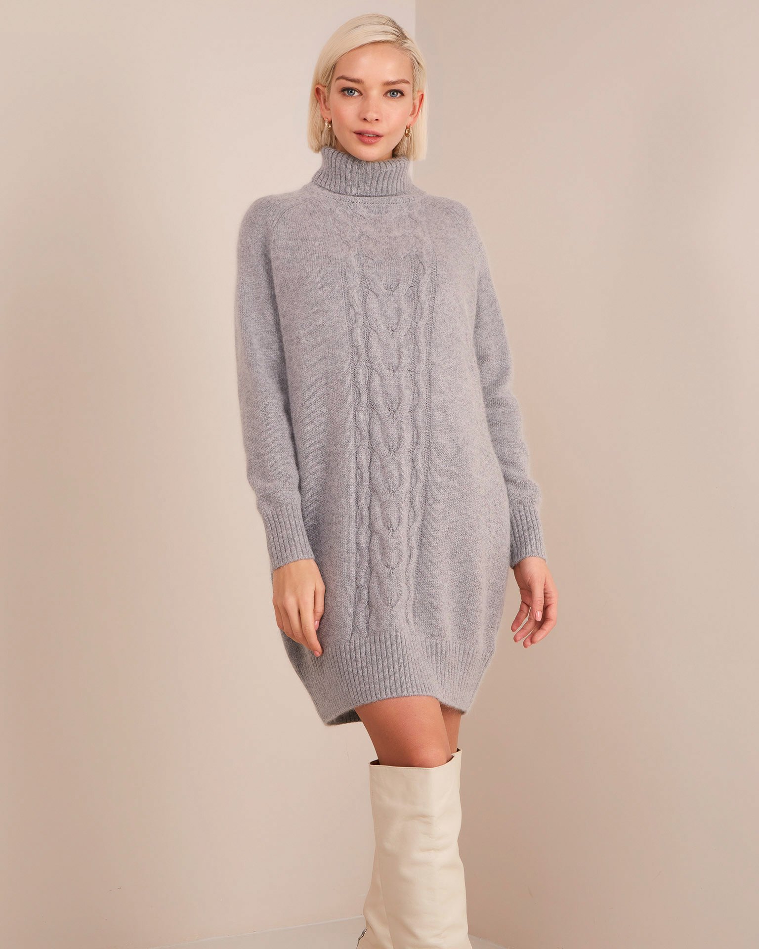 Трикотажное платье свитер